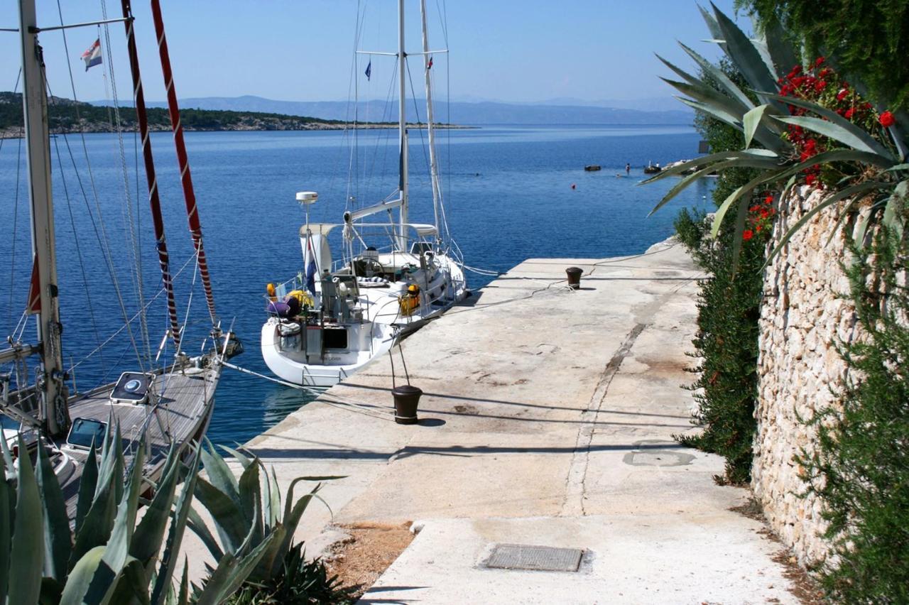 By The Sea Cove Pokrivenik, Hvar - 4604 Apartment *